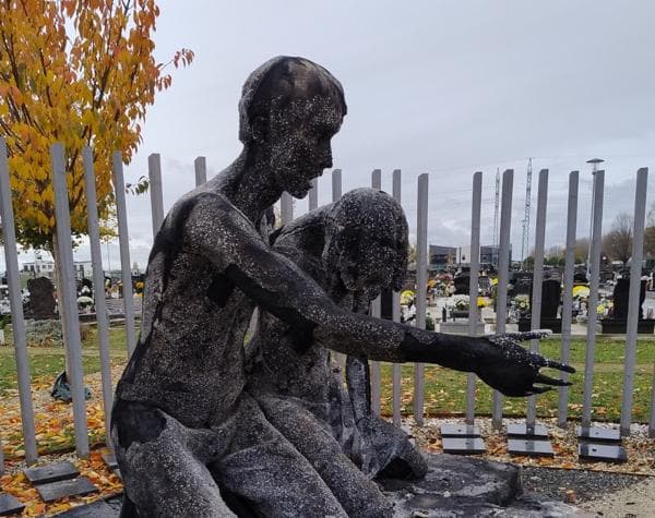 pamatnik-nenarodenym